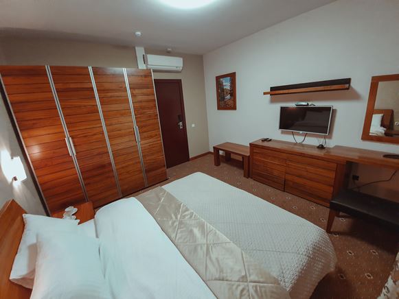 Familyroom6