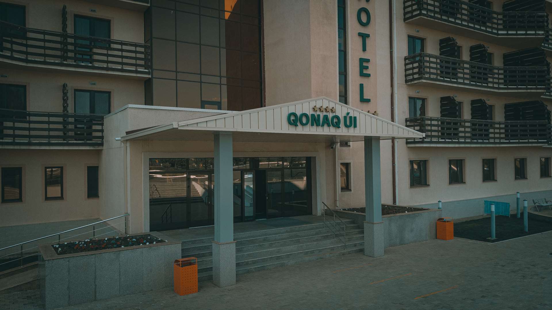 Hotel6