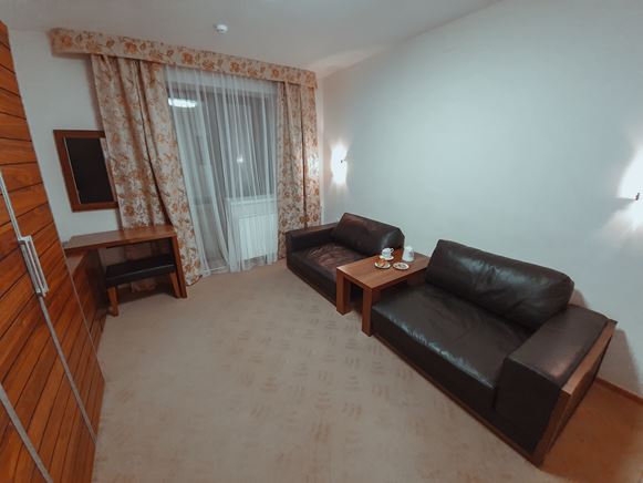 SENIORSUITE12