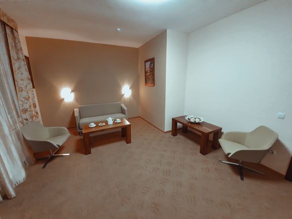 SENIORSUITE8